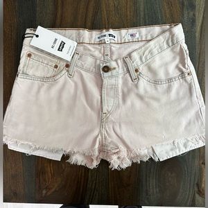 NWT re/done  with Levi button fly Jean shorts- light pink size 28
